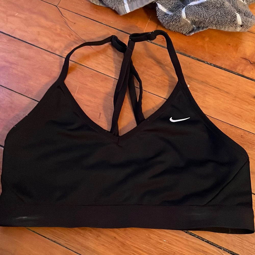 women’s nike sports bra